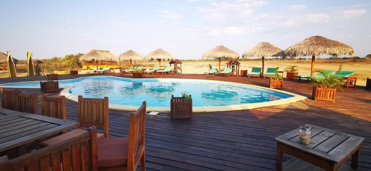 Cap Kimony Hotell Morondava Exteriör bild