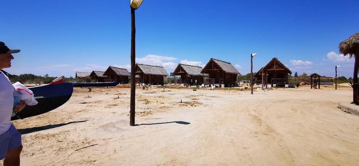 Cap Kimony Hotell Morondava Exteriör bild