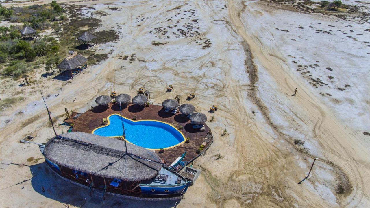 Cap Kimony Hotell Morondava Exteriör bild
