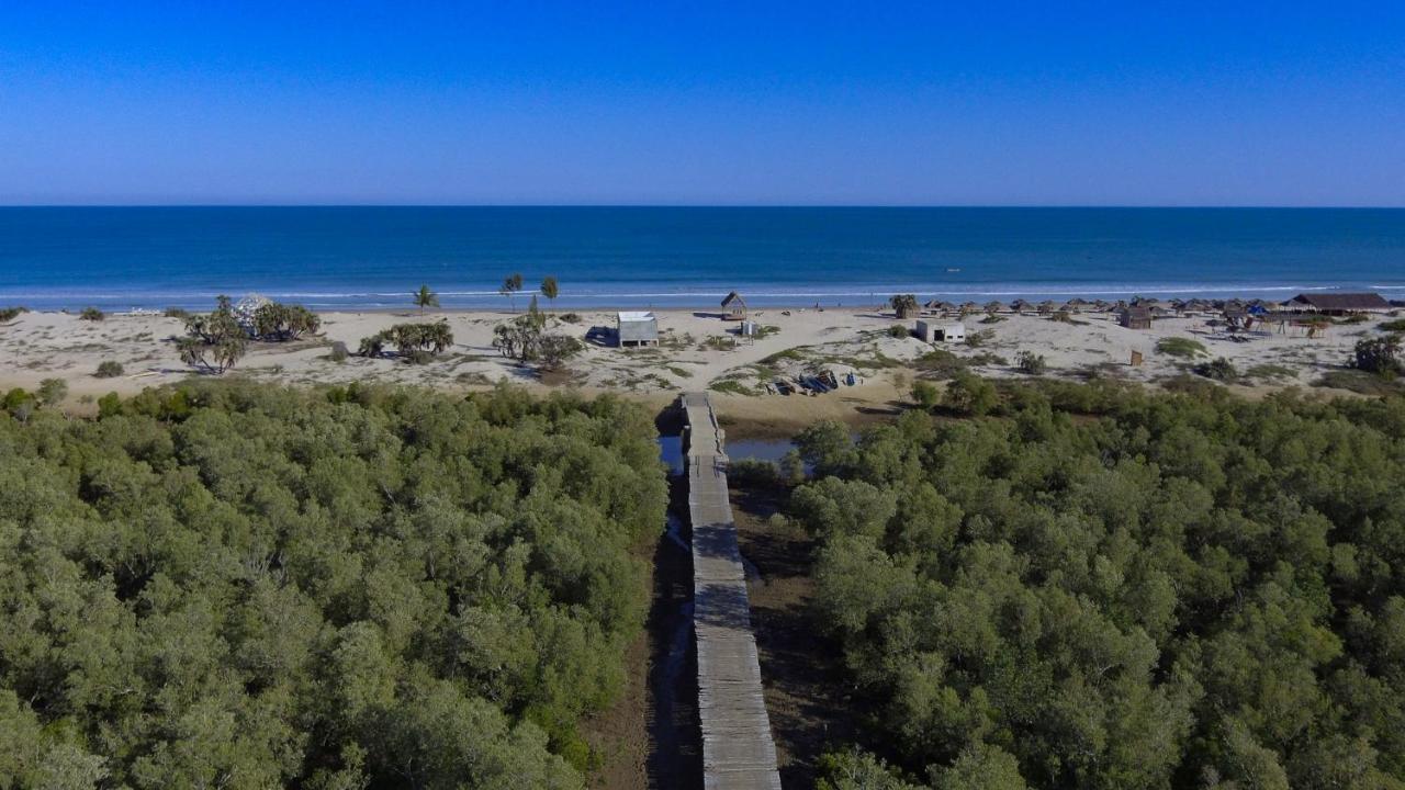 Cap Kimony Hotell Morondava Exteriör bild