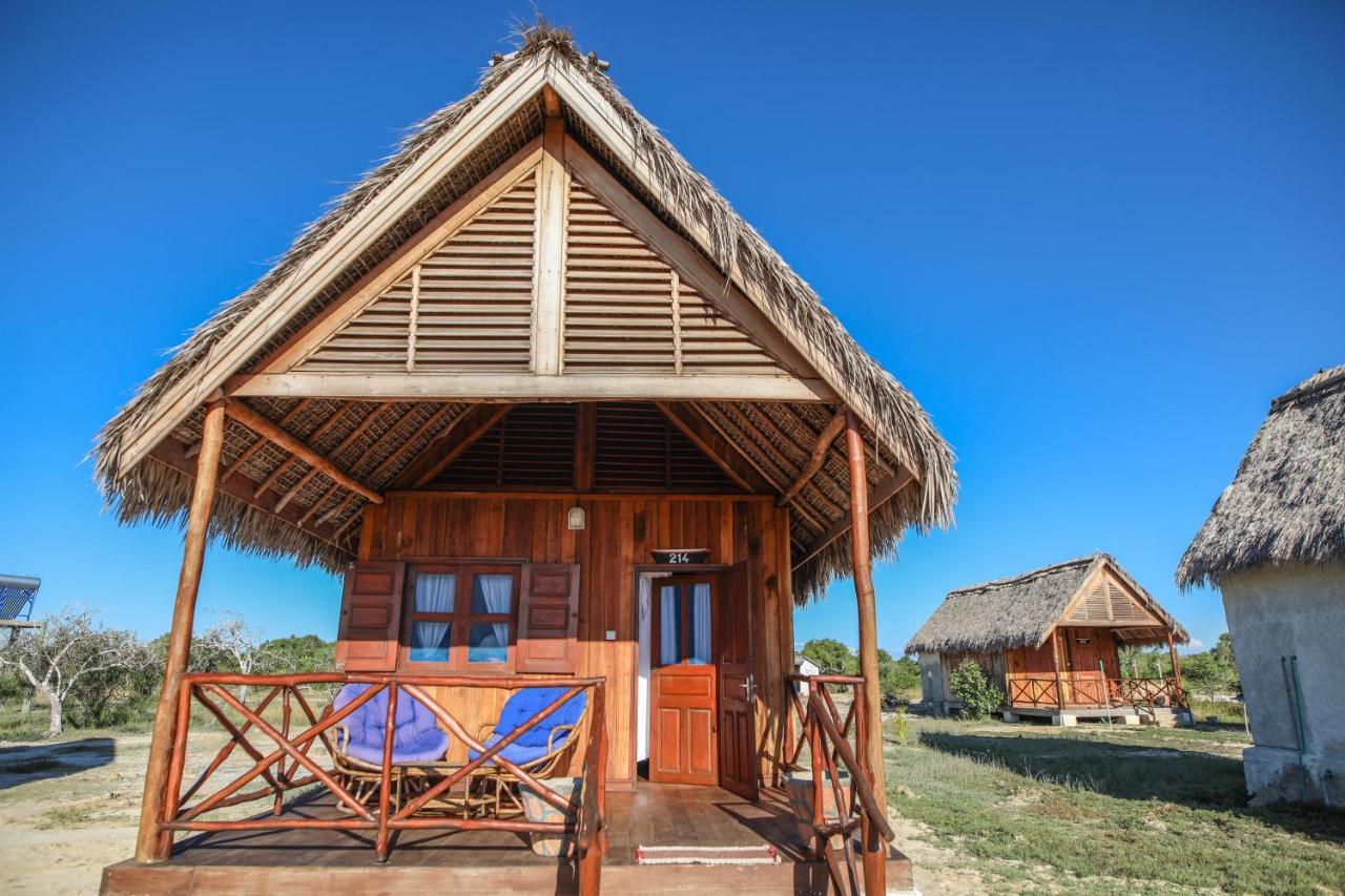 Cap Kimony Hotell Morondava Exteriör bild